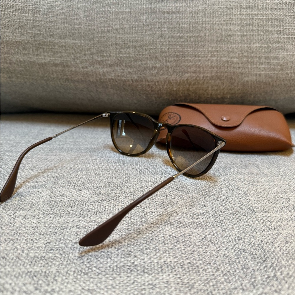 Ray-Ban | Ray-Ban Classic Tortoiseshell Sunglasses (with Case) - Picture 2 of 5
